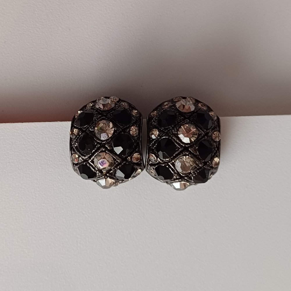 Vintage Ear Clips - Picture 2 of 7